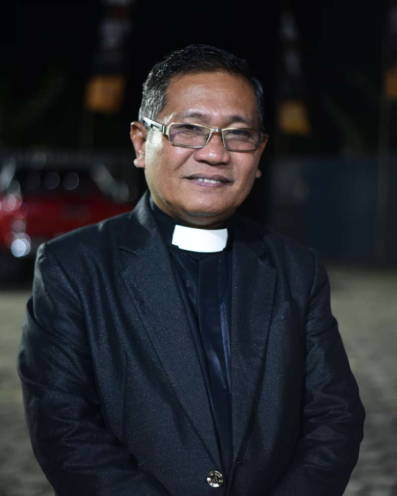 Pdt. Musa Sikombong, M.Th.